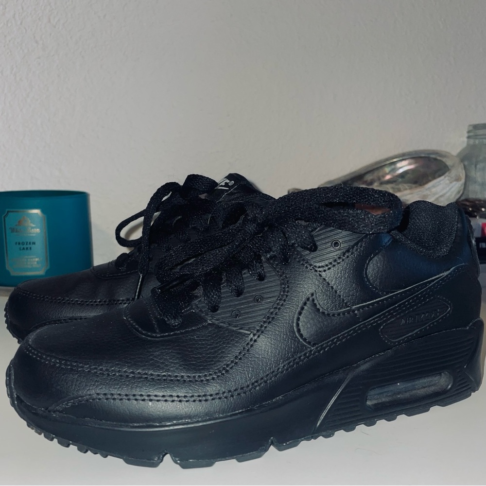 NIKE AIR MAX
